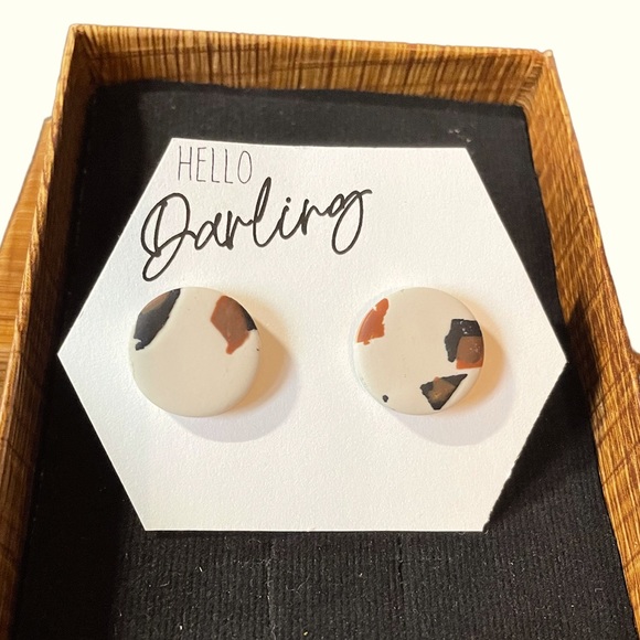 NIB Handmade Hello Darling Earrings - Picture 1 of 3